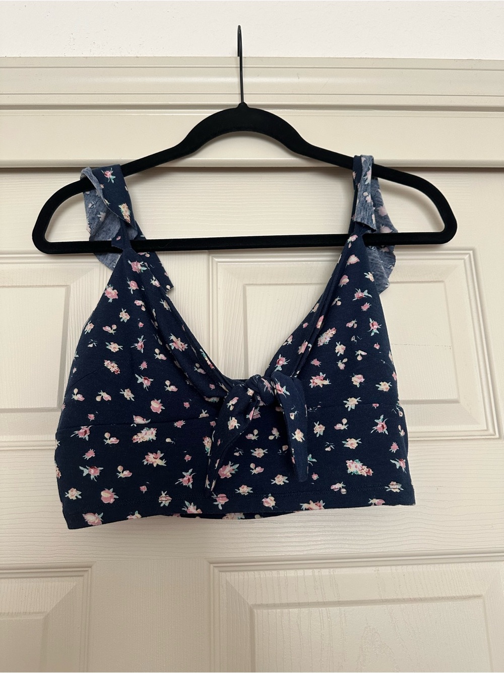 SHEIN Navy Floral Tie-Front Crop Top with Pink and White Blooms